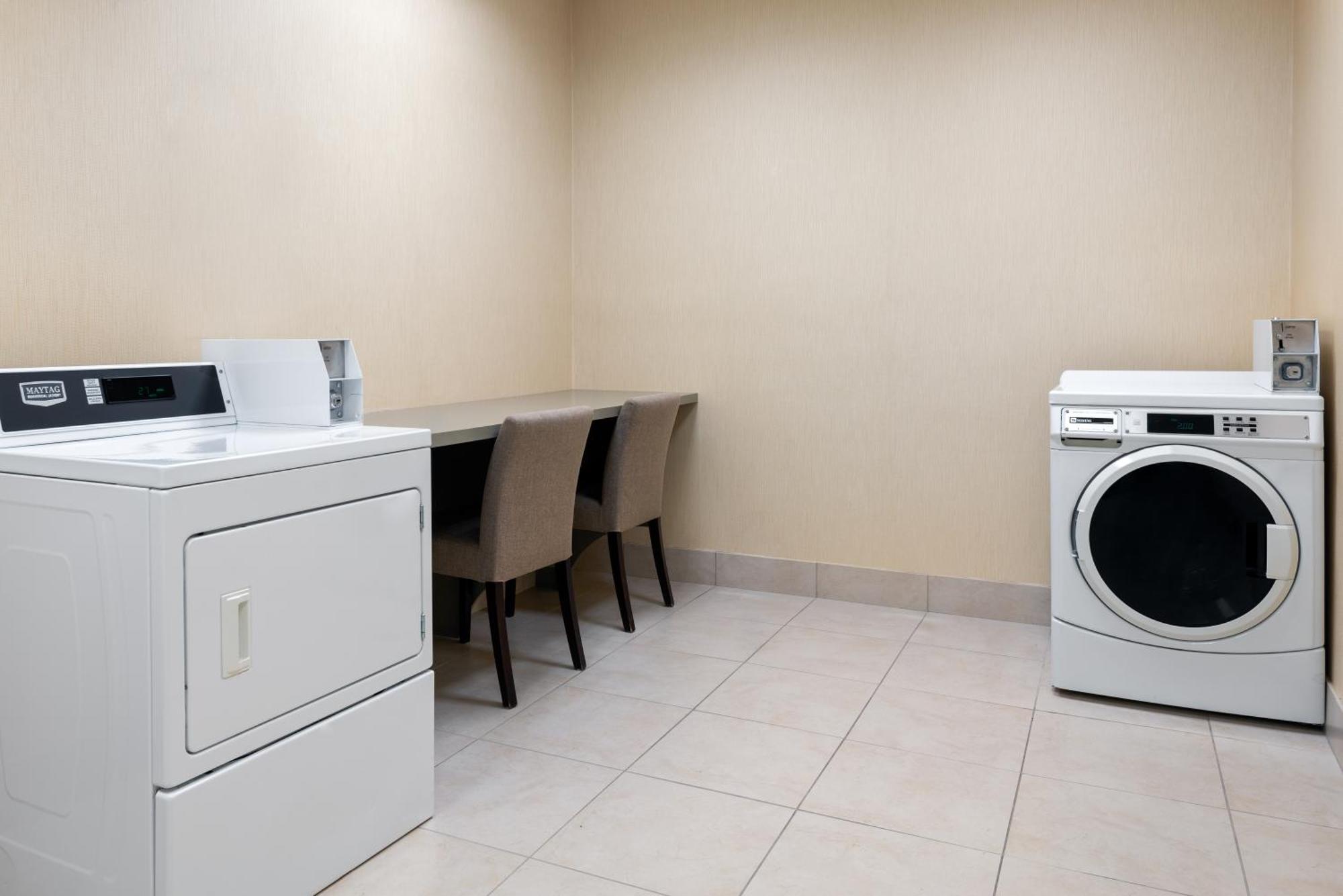 Hilton Garden Inn Wayne Luaran gambar